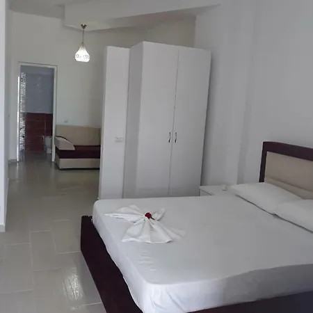 Bed and breakfast Bregu D.etit. *
